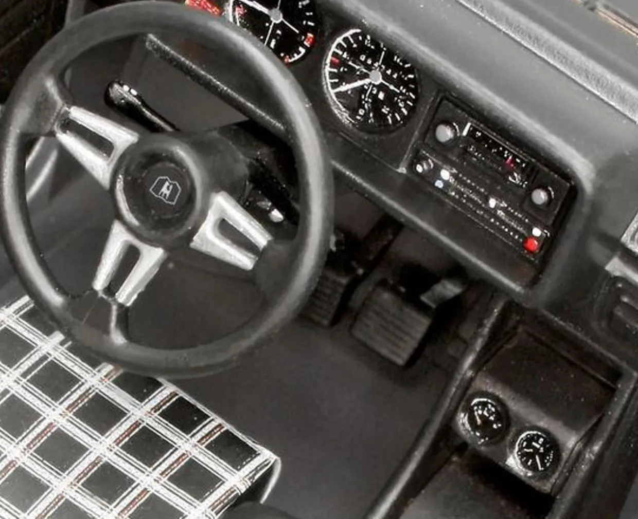 Revell 1/24 Volkswagen Golf GTI Mk.1