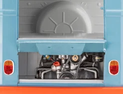 Revell 1/24 Volkswagen T1 Panel Van Gulf Livery Starter Set