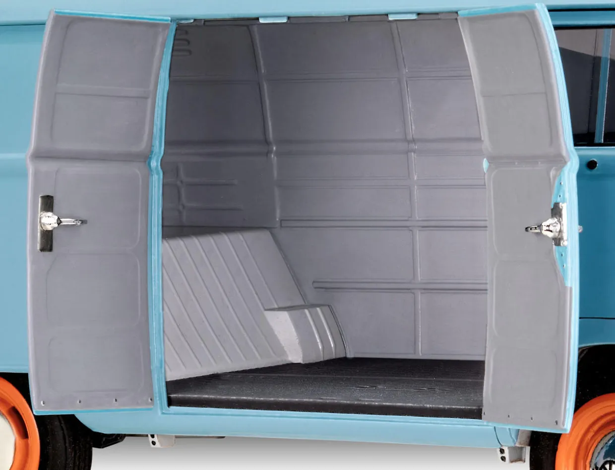 Revell 1/24 Volkswagen T1 Panel Van Gulf Livery