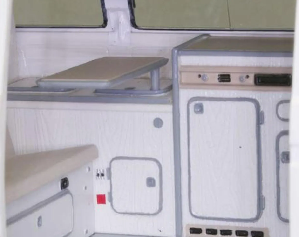 Revell 1/24 Volkswagen T1 Samba Bus