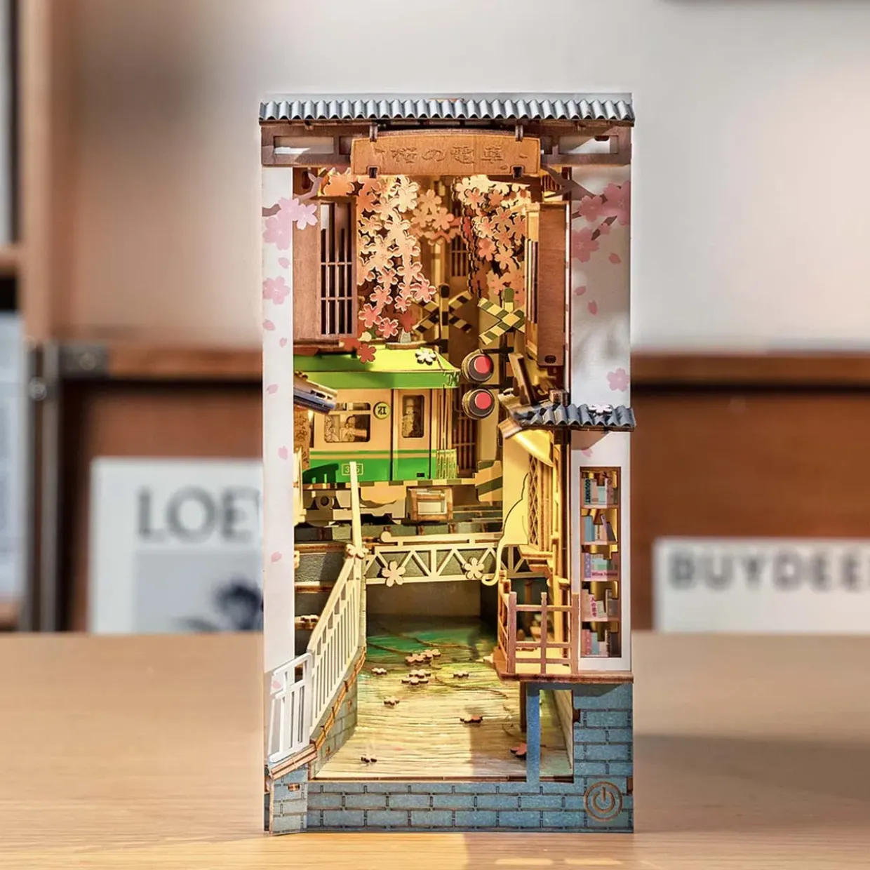 Rolife Sakura Densya 3D Creative Bookend