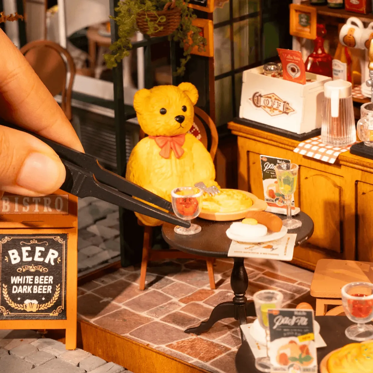 Rolife Tipsy Restaurant Wooden Diorama Kit