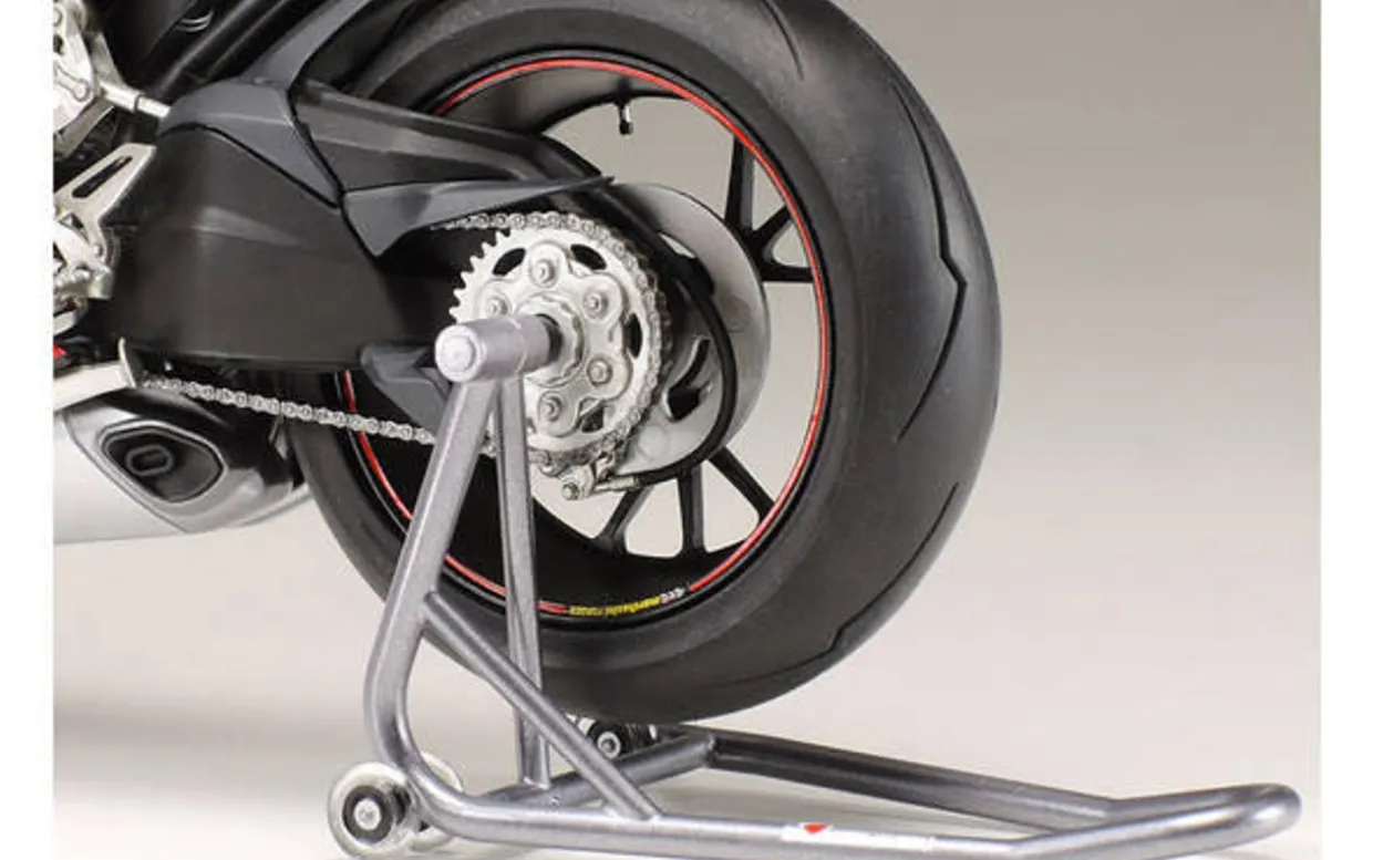 Tamiya 1/12 Ducati 1199 Panigale Tricolor model Kit