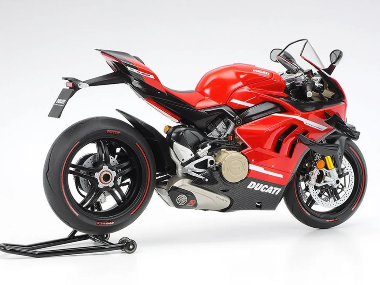 Tamiya 1/12 Ducati Superleggera V4 Model Kit