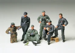 Tamiya 1/35 German Tank Crew At Rest