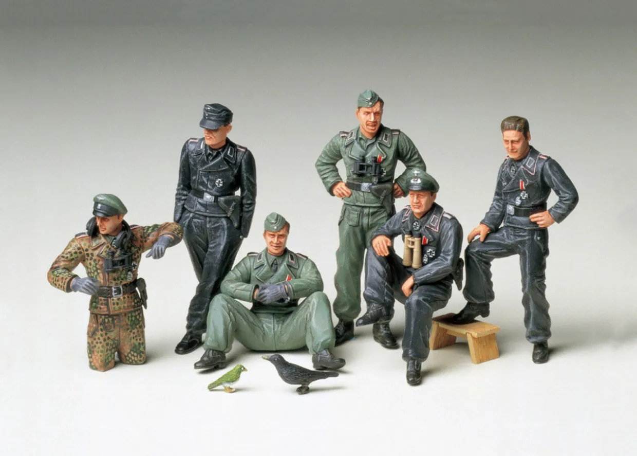 Tamiya 1/35 German Tank Crew At Rest