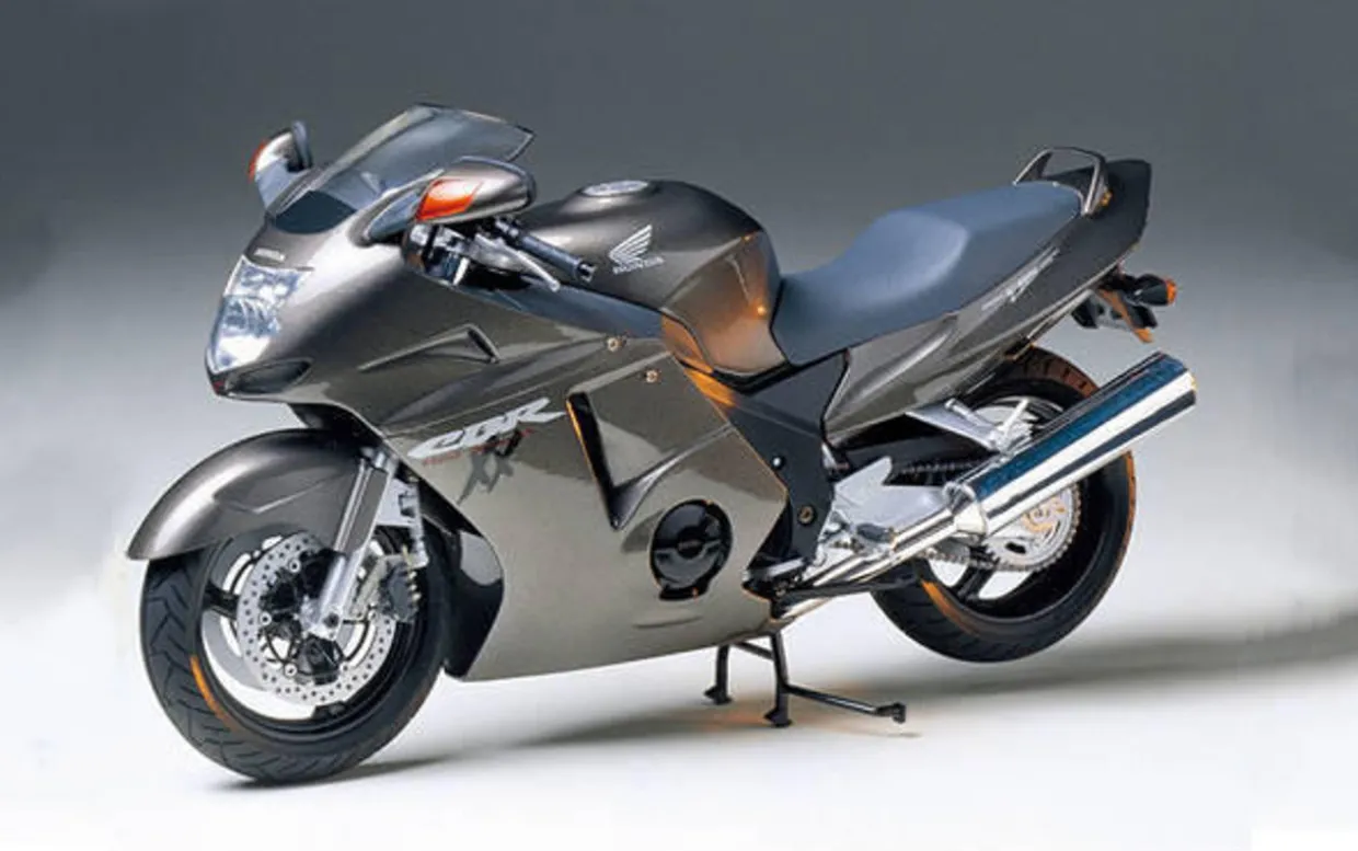 Tamiya 1/12 Honda CBR 1100XX Super Blackbird Model Kit