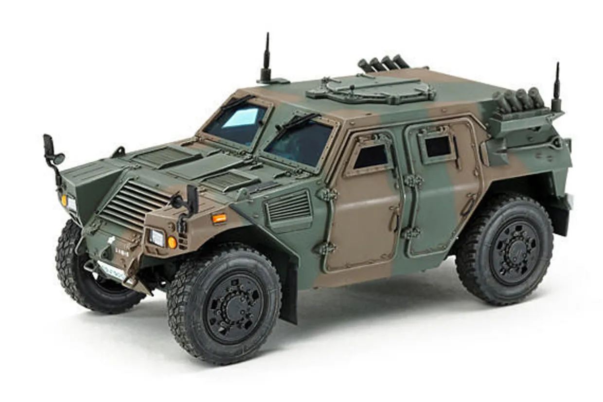 Tamiya 1/35 Komatzu Light Armoured Vehicle JGSDF
