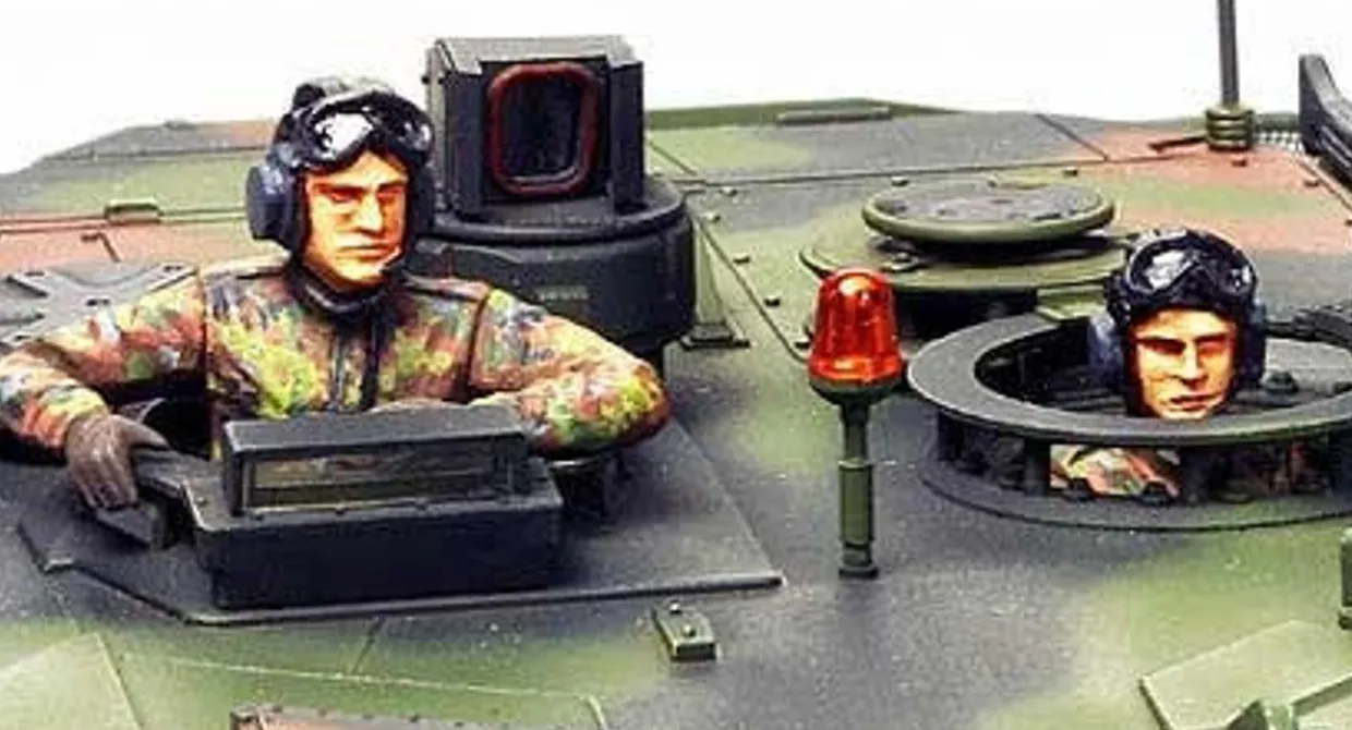 Tamiya 1/35 Leopard 2A6 MBT