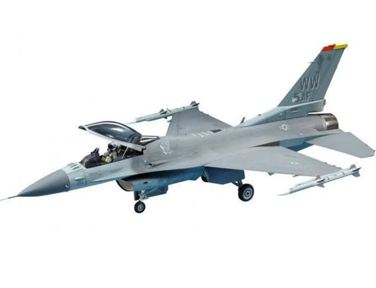 Tamiya 1/72 Lockheed Martin F-16CJ Block 50