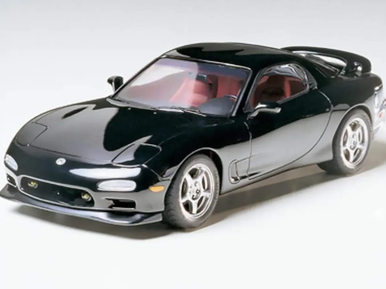 Tamiya 1/24 Mazda RX-7 R1