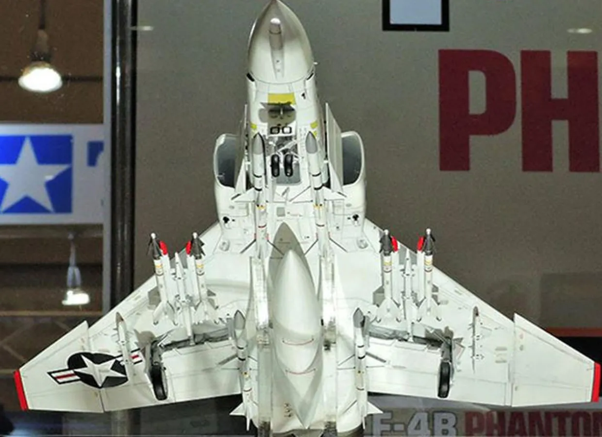 Tamiya 1/48 McDonnell Douglas F-4B Phantom II