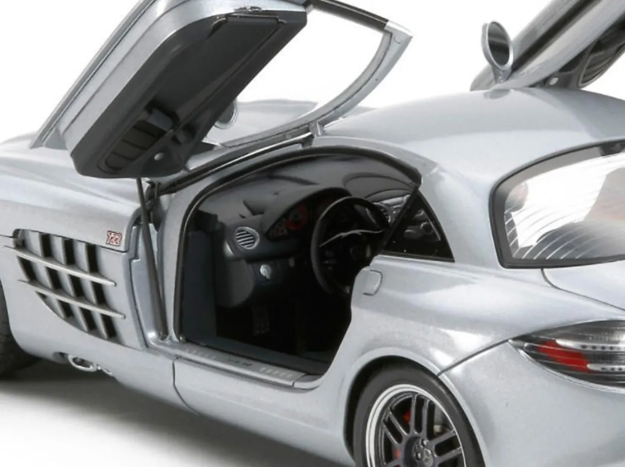 Tamiya 1/24 Mercedes SLR 722