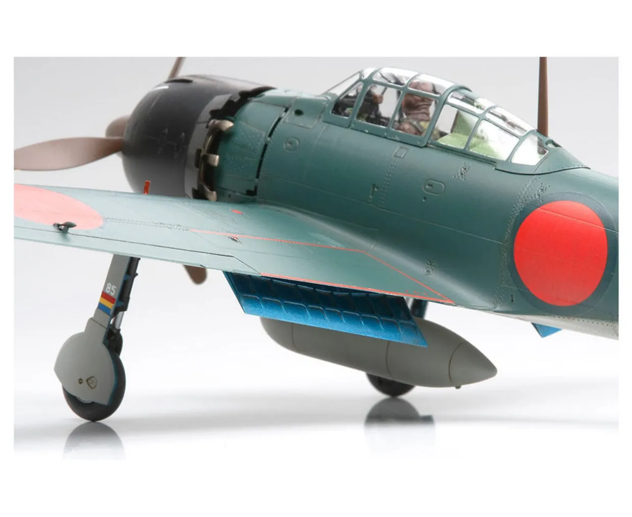 Tamiya 1/48 Mitsubishi A6M5/5a Zero