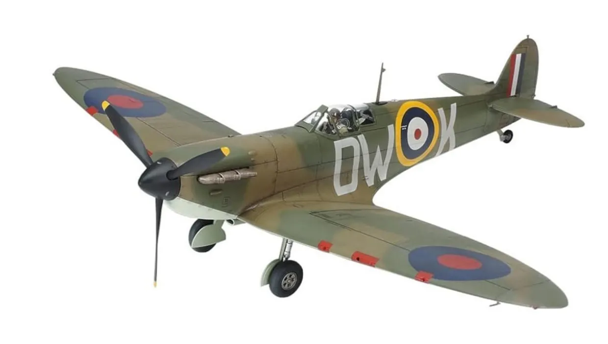 Tamiya 1/48 Supermarine Spitfire Mk.I & Light Utility Car 10HP Model kit