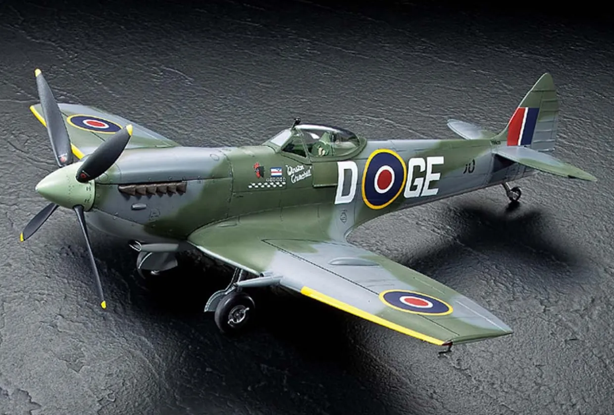 Tamiya 1/32 Supermarine Spitfire Mk.XVIe