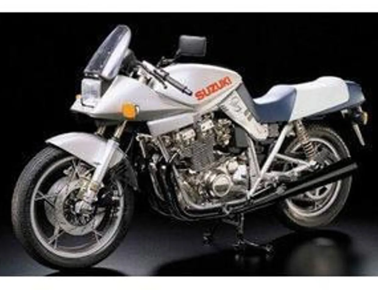 Tamiya 1/6 Suzuki GSX1100S Model Kit