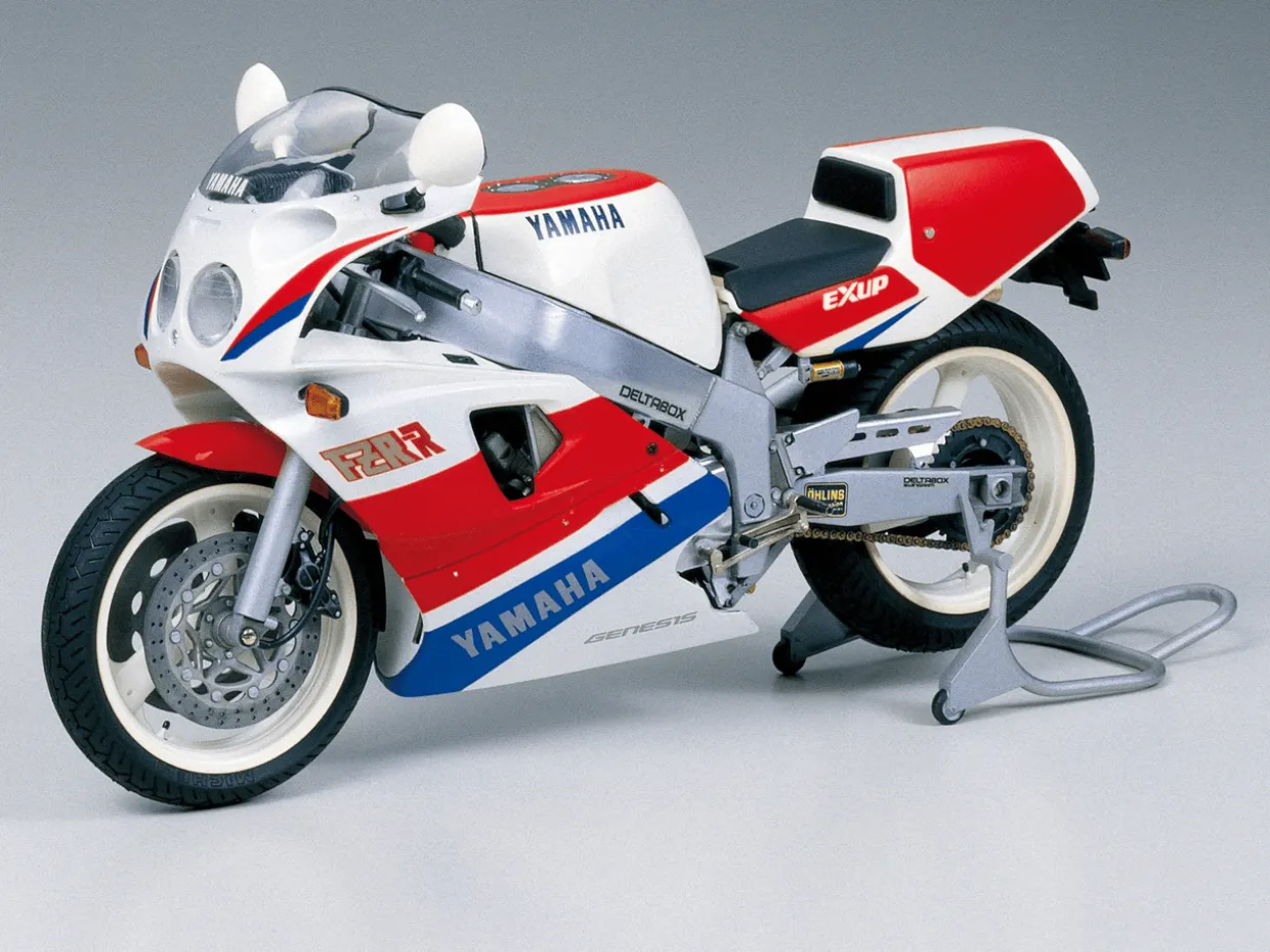 Tamiya 1/12 Yamaha FZR750R (OW01)