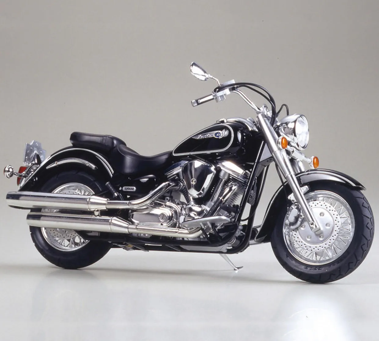 Tamiya 1/12 Yamaha XV1600 Road Star Model Kit